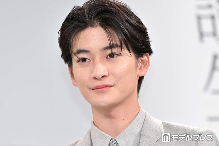 高橋文哉「日アカ」授賞式に招待した人物とは「緊張が和らぐ」レッドカーペットでのポーズを予告？