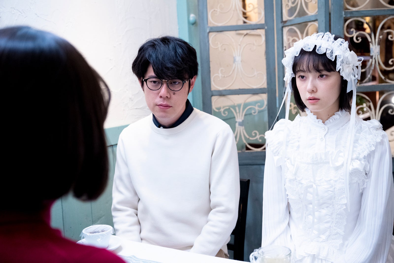 好井まさお、加藤小夏（C）映画「コーヒーはホワイトで」製作委員会