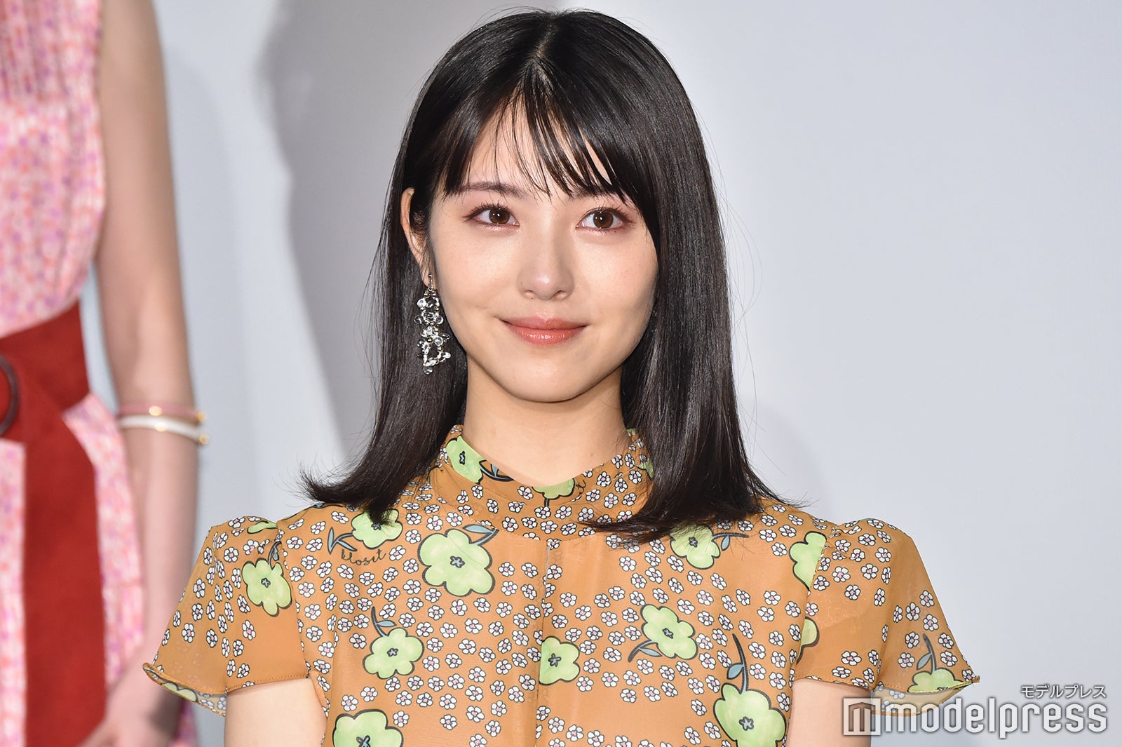 浜辺美波 久々ショートヘアに 短くばっさりいきました ファンから絶賛の声続々 モデルプレス