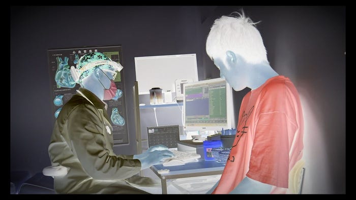 ドクターストップをかけられたウェディング/「あいのり:Asian Journey」第11話より(C)フジテレビ