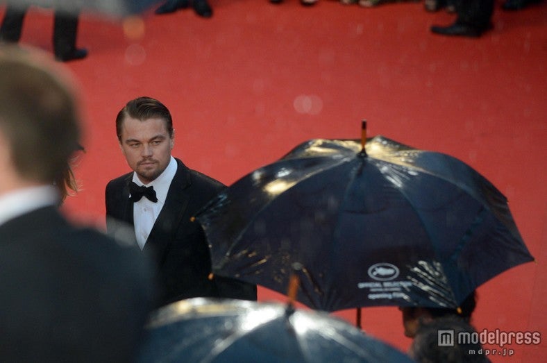 レッドカーペットに登場した俳優のレオナルド・ディカプリオ／（C）2013 Warner Bros. Entertainment Inc. All rights reserved