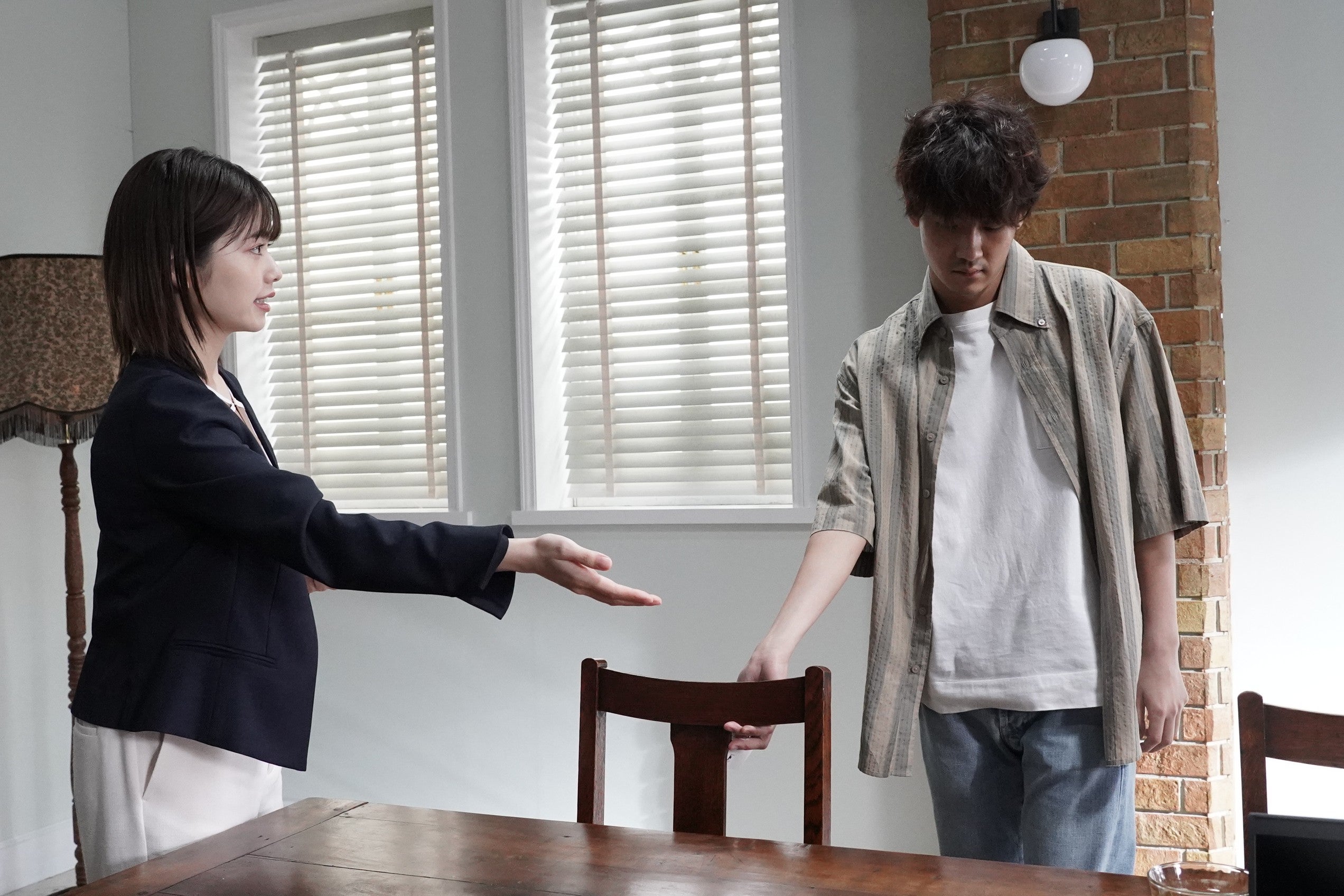 小芝風花、葉山奨之「転職の魔王様」第5話より（C）カンテレ