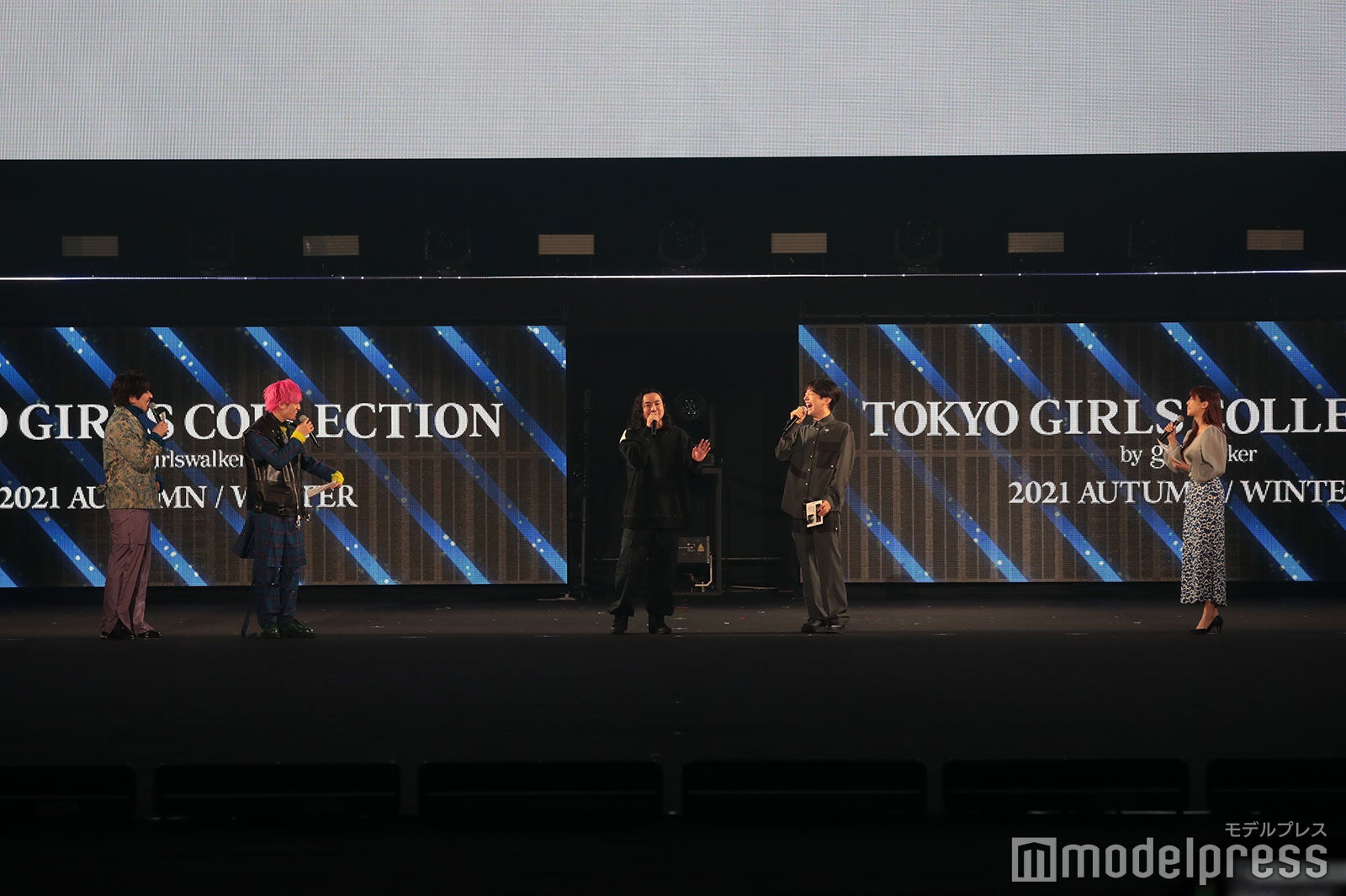 りんたろー。、兼近大樹、R-指定、DJ松永、鷲見玲奈 （C）マイナビ 東京ガールズコレクション 2021 AUTUMN／WINTER