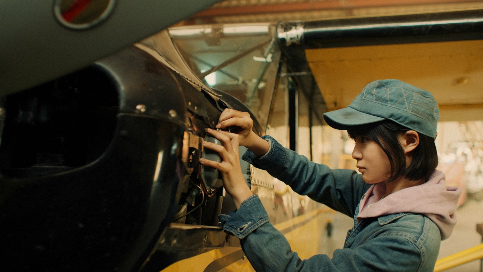 吉田美月喜出演CM「夢のフライト」篇より（提供写真）