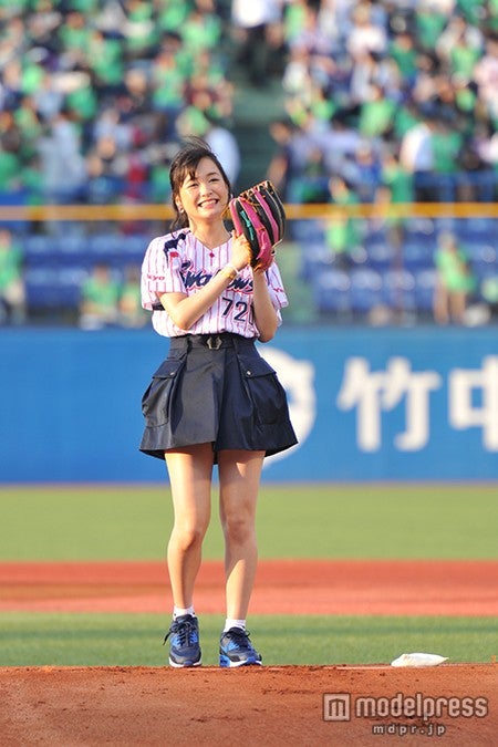 大原櫻子 人生初始球式はノーバンならず お兄ちゃん 福士蒼汰からレクチャーも モデルプレス 大原櫻子 人生初始球式はノーバンならず お兄ちゃん 福士蒼汰からレクチャーも モデルプレス