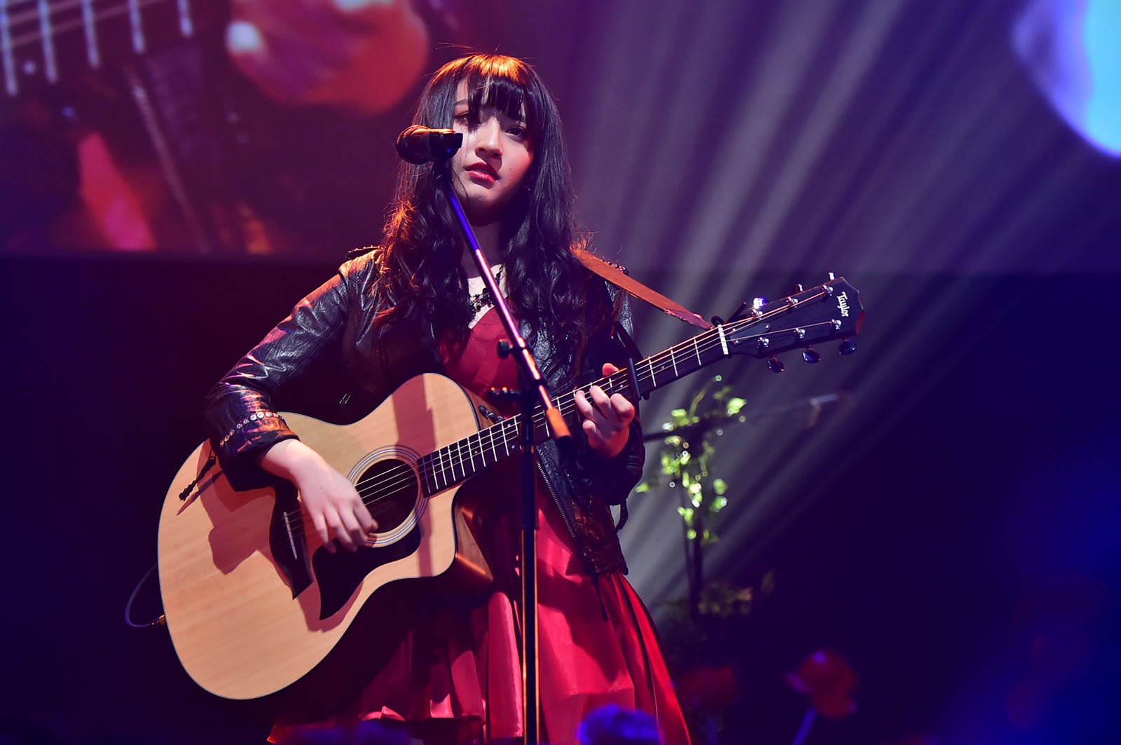 山崎亜美瑠「AKB48グループ歌唱力No.1決定戦 ファイナリストLIVE」（C）TBS