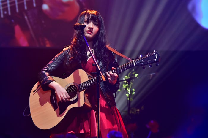 山崎亜美瑠「AKB48グループ歌唱力No.1決定戦 ファイナリストLIVE」(C)TBS