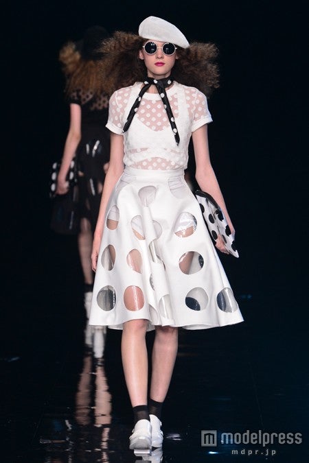 MURUA／ホワイトのトータルコーディネートは来春注目のトレンド