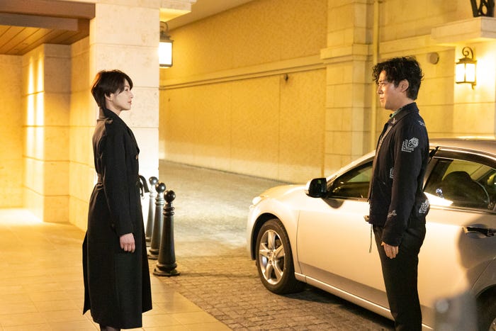 吉瀬美智子、桐谷健太「ケイジとケンジ、時々ハンジ。」第3話より(C)テレビ朝日