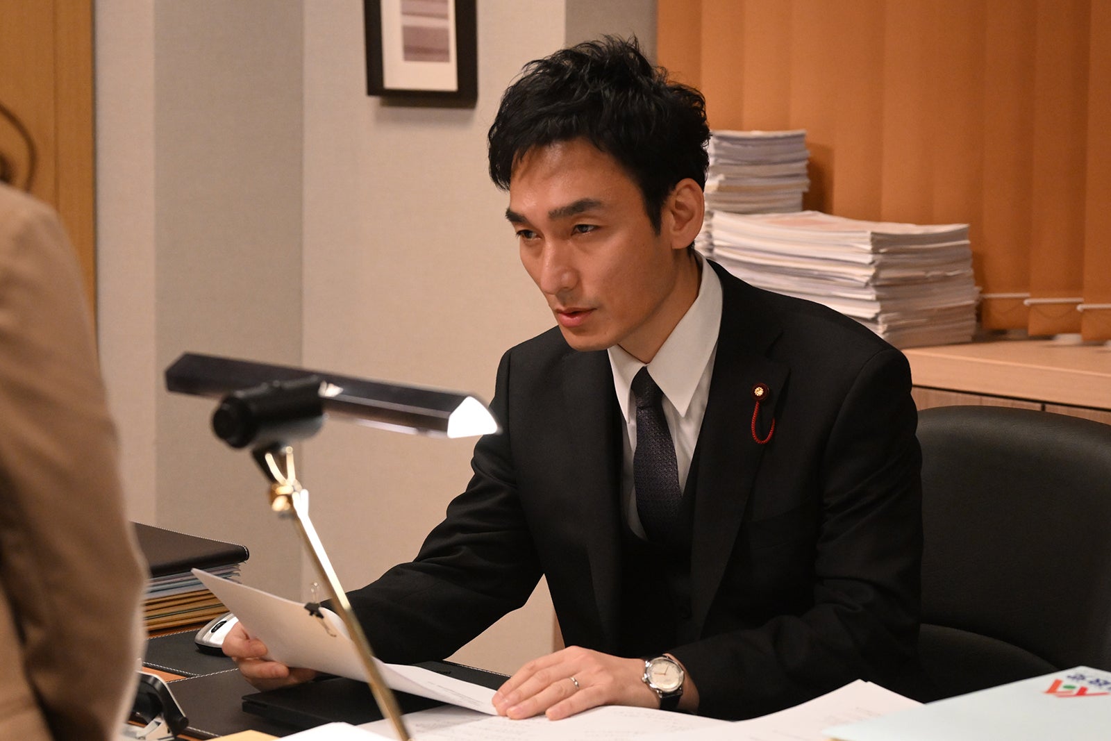 草なぎ剛 「罠の戦争」第10話より（C）カンテレ