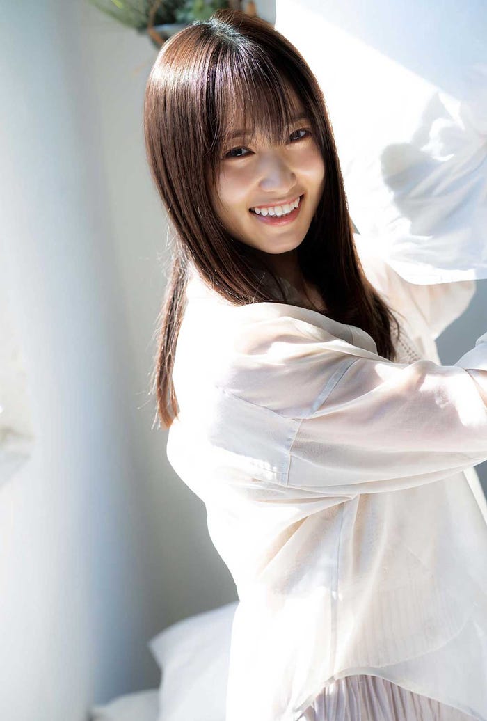 菅井友香(画像提供:白夜書房)