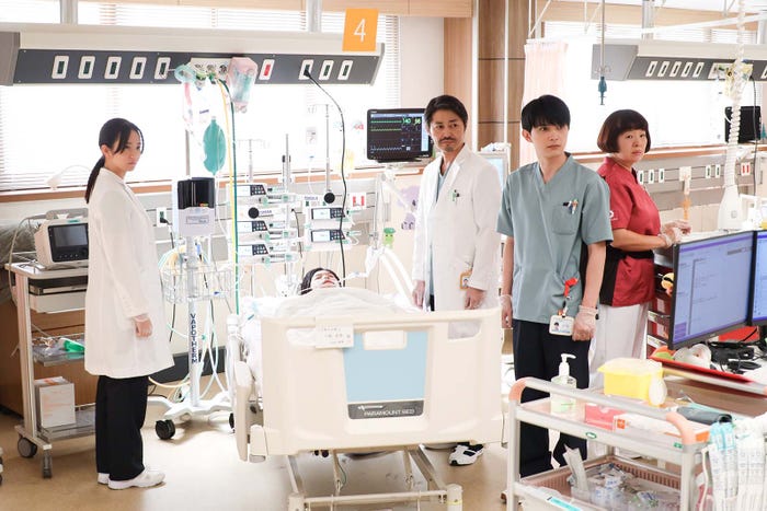 木村文乃、安田顕、吉沢亮「PICU 小児集中治療室」第8話より(C)フジテレビ