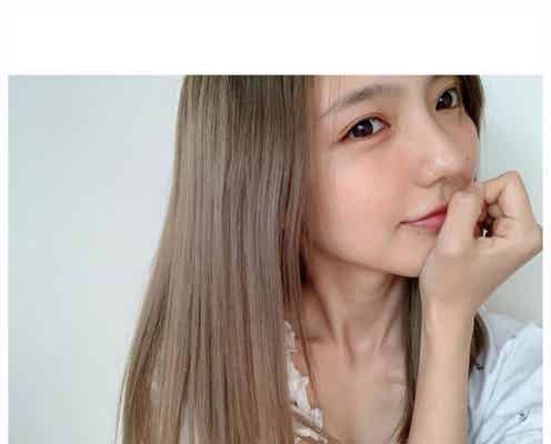 真野恵里菜、アッシュミルクティーヘアに 久々美容院でガラリイメチェン