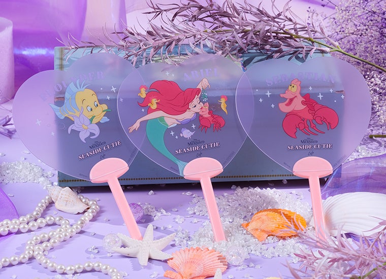 【事前予約者限定 カフェ利用特典】ハートミニ型うちわ（全3種）（C）Disney