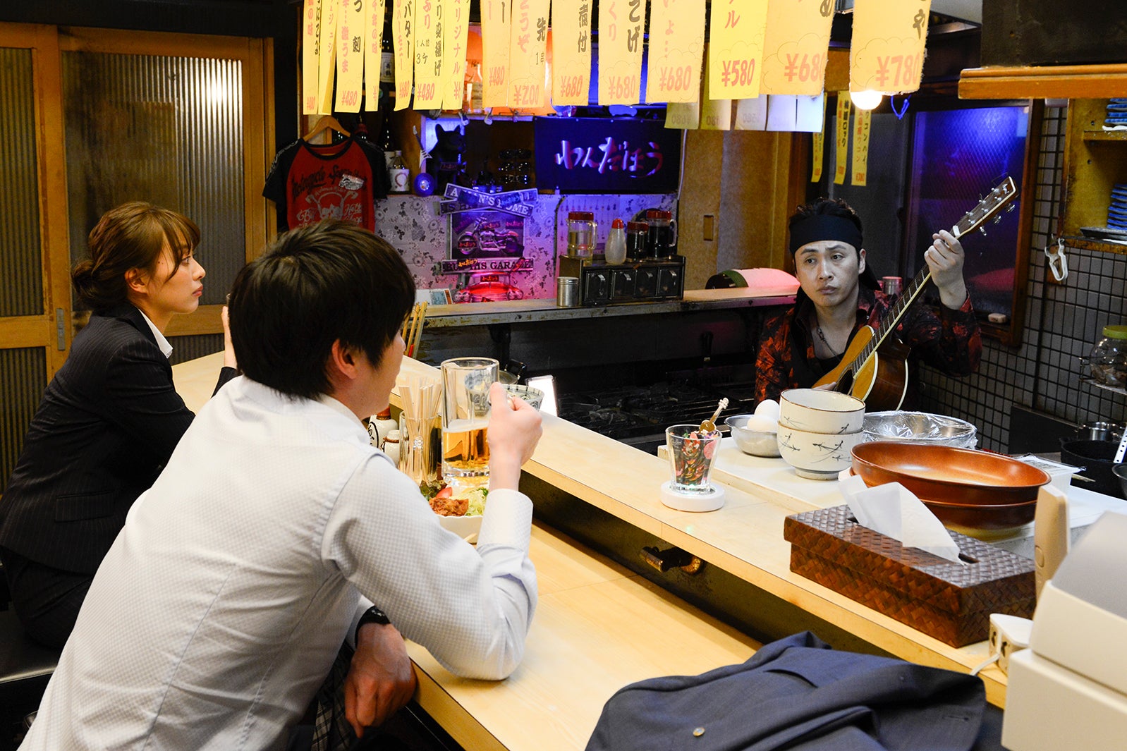 田中圭、内田理央、児嶋一哉／「おっさんずラブ」第2話より（C）テレビ朝日