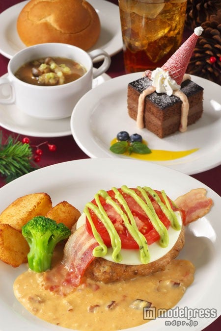 スペシャルセット／TDLのプラザパビリオン・レストラン(C)Disney