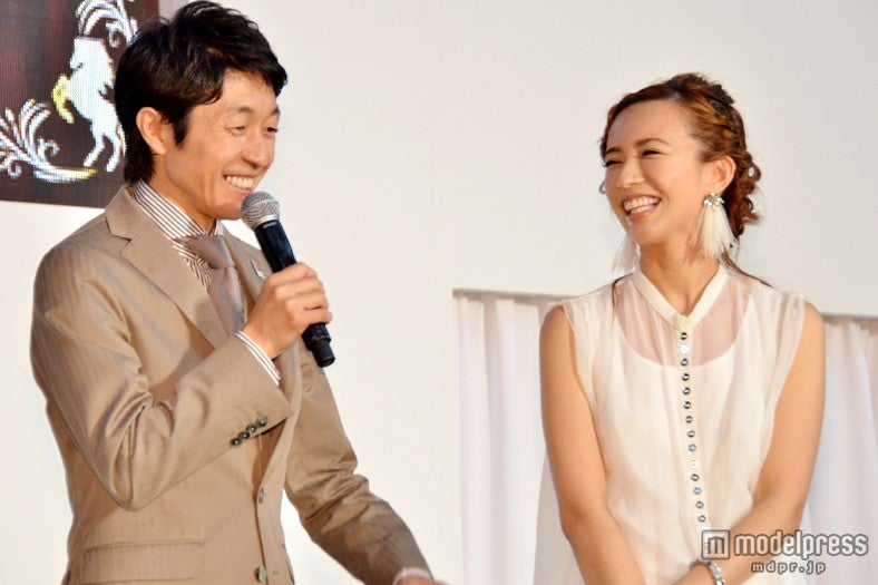 競馬トークで盛り上がる武豊（左）と優木まおみ（右）