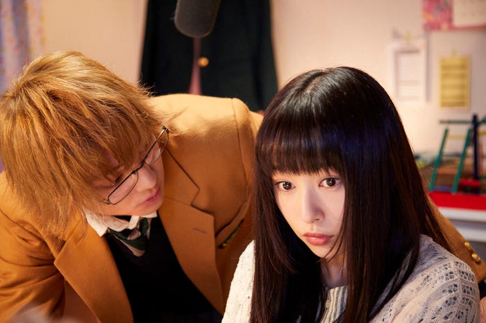 伊藤健太郎、桜井日奈子(C)2018 『ういらぶ。』製作委員会(C)星森ゆきも/小学館