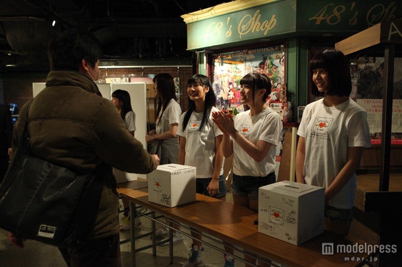 「東日本大震災復興支援特別公演～誰かのためにプロジェクト2014～」／AKB48劇場（C）AKS