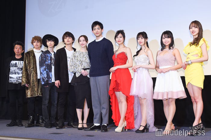 山本透監督、バンダリ亜砂也、小野寺晃良、瀬戸利樹、松井玲奈、竜星涼、恒松祐里、伊藤萌々香、大原優乃、飯窪春菜 (C)モデルプレス