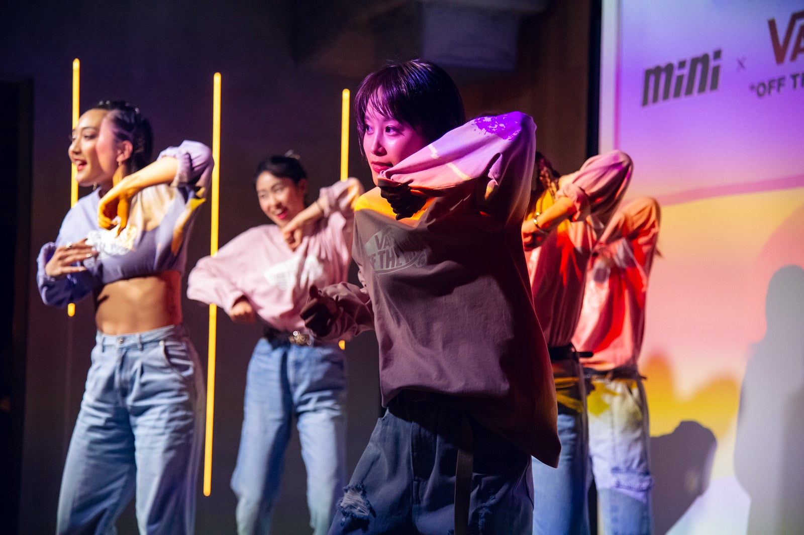 高橋愛／「mini 大忘年会2019」（画像提供：宝島社）