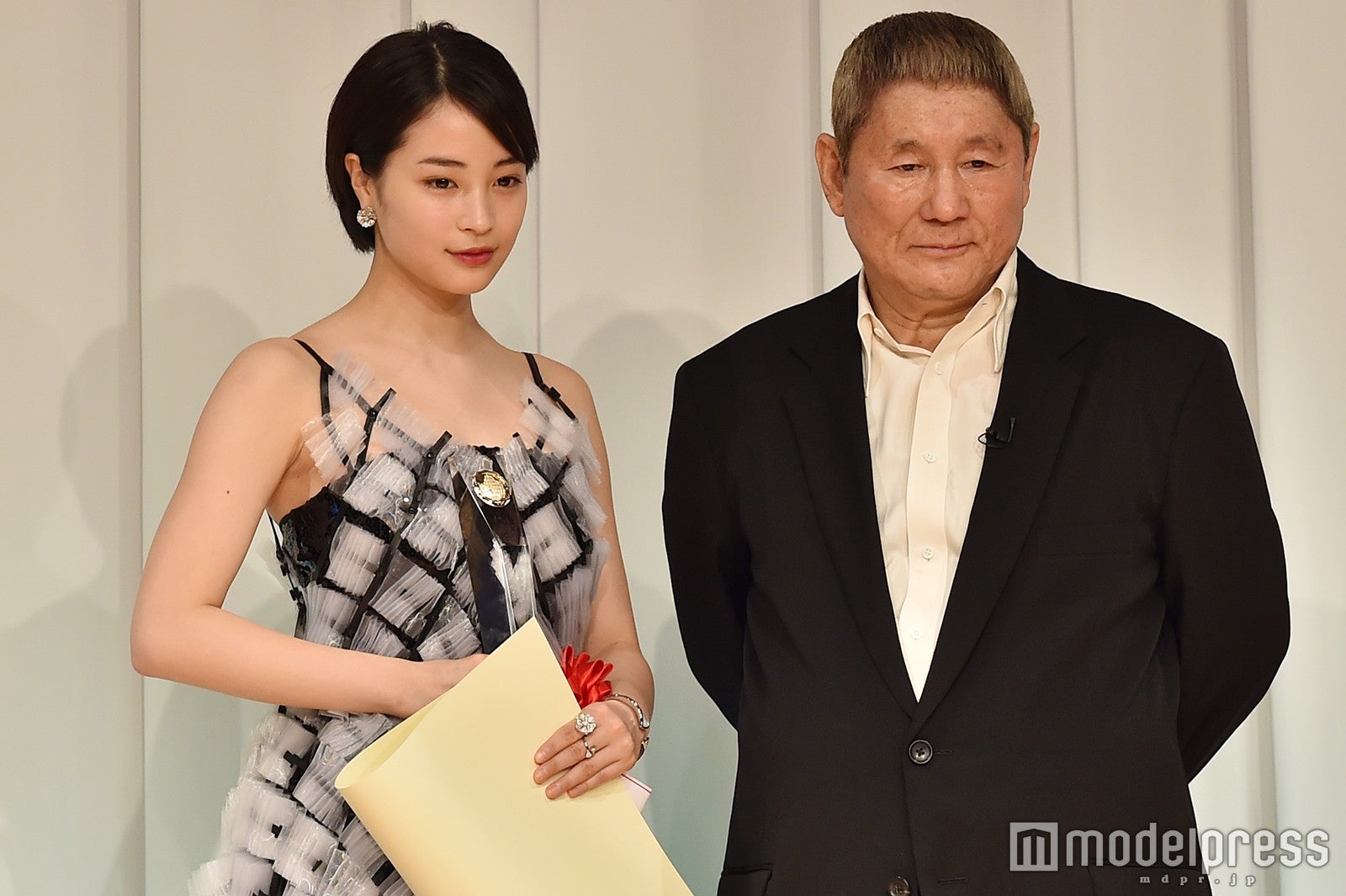 広瀬すず、ビートたけしの洗礼浴びる「口説かれることなかった？」＜第27回東京スポーツ映画大賞＞