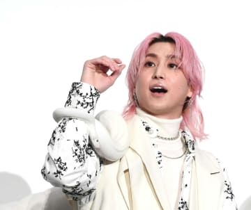 佐久間大介に共演声優あぜん「次世代のムツゴロウさん…」 まさか生き物を首に大はしゃぎ「かわいいー！」