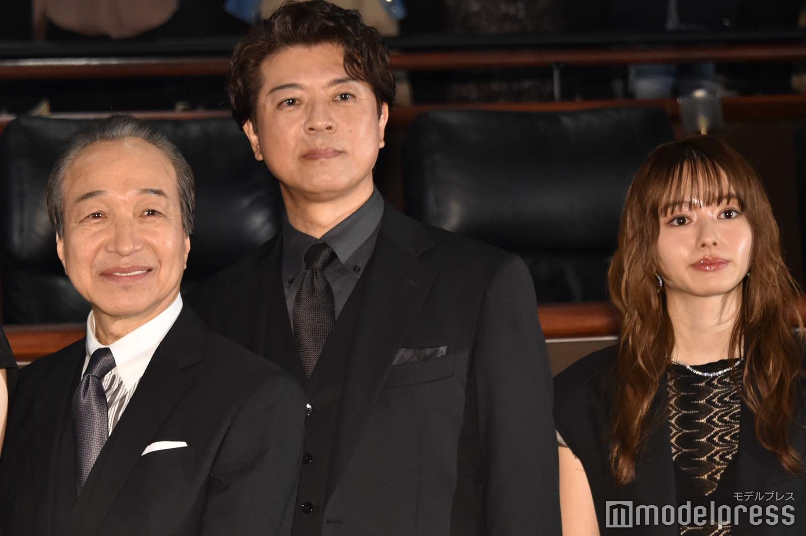 小日向文世、上川隆也、山本舞香（C）モデルプレス