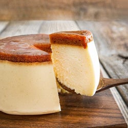 バスクチーズケーキの次はコレ!二層式やプリン風味の豪華なチーズケーキ