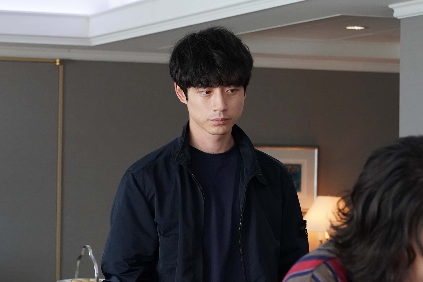 坂口健太郎「CODE―願いの代償―」第8話より（C）読売テレビ・日本テレビ