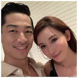 モデルプレス - リン・チーリン、EXILE AKIRAと2ショットで結婚報告