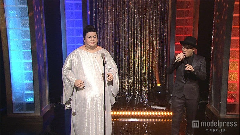 CHEMISTRYの川畑要とデュエット（C）日本テレビ