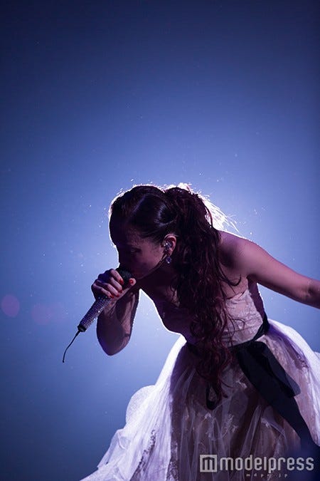 浜崎あゆみのカウントダウンライブ『ayumi hamasaki COUNTDOWN LIVE 2015-2016 A ~MADE IN TOKYO~』模様(画像提供:avex)