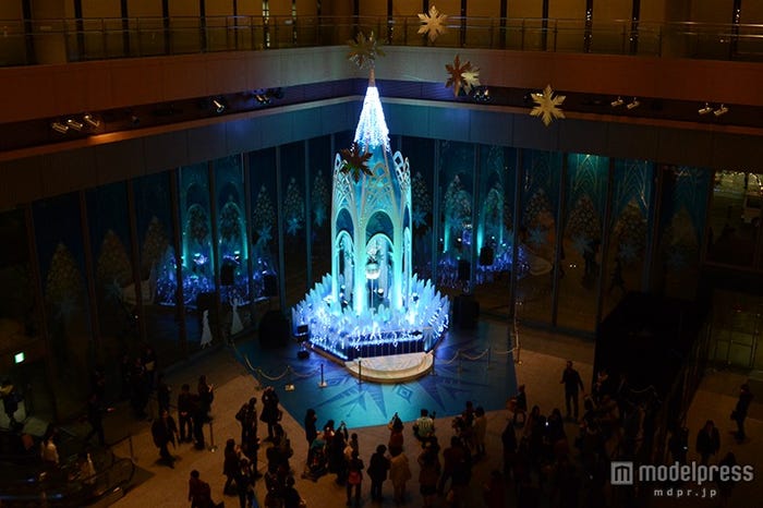 「アナと雪の女王」がテーマのツリー