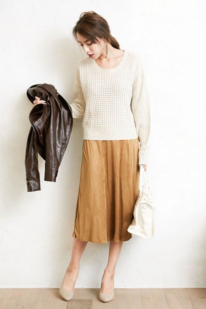 フェイクスエードフレアスカート「Re:EDIT by GALSTAR」2,598円（税込）／画像提供：Re:EDIT by GALSTAR