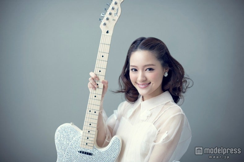 元テラスハウスメンバー、3万人を前にライブパフォーマンス