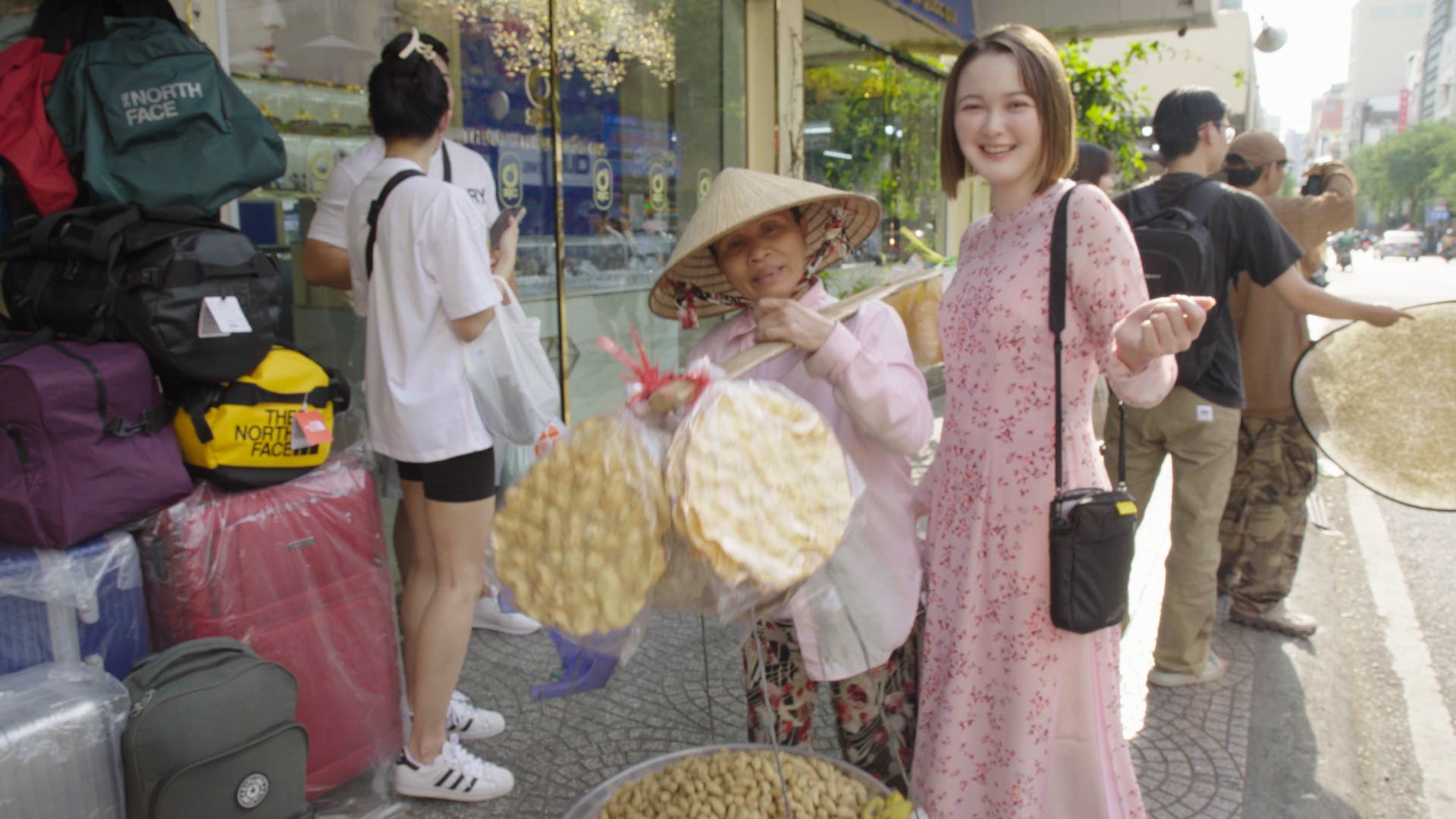 玉城ティナ（C）ドラマ「地球の歩き方SP inベトナム」製作委員会