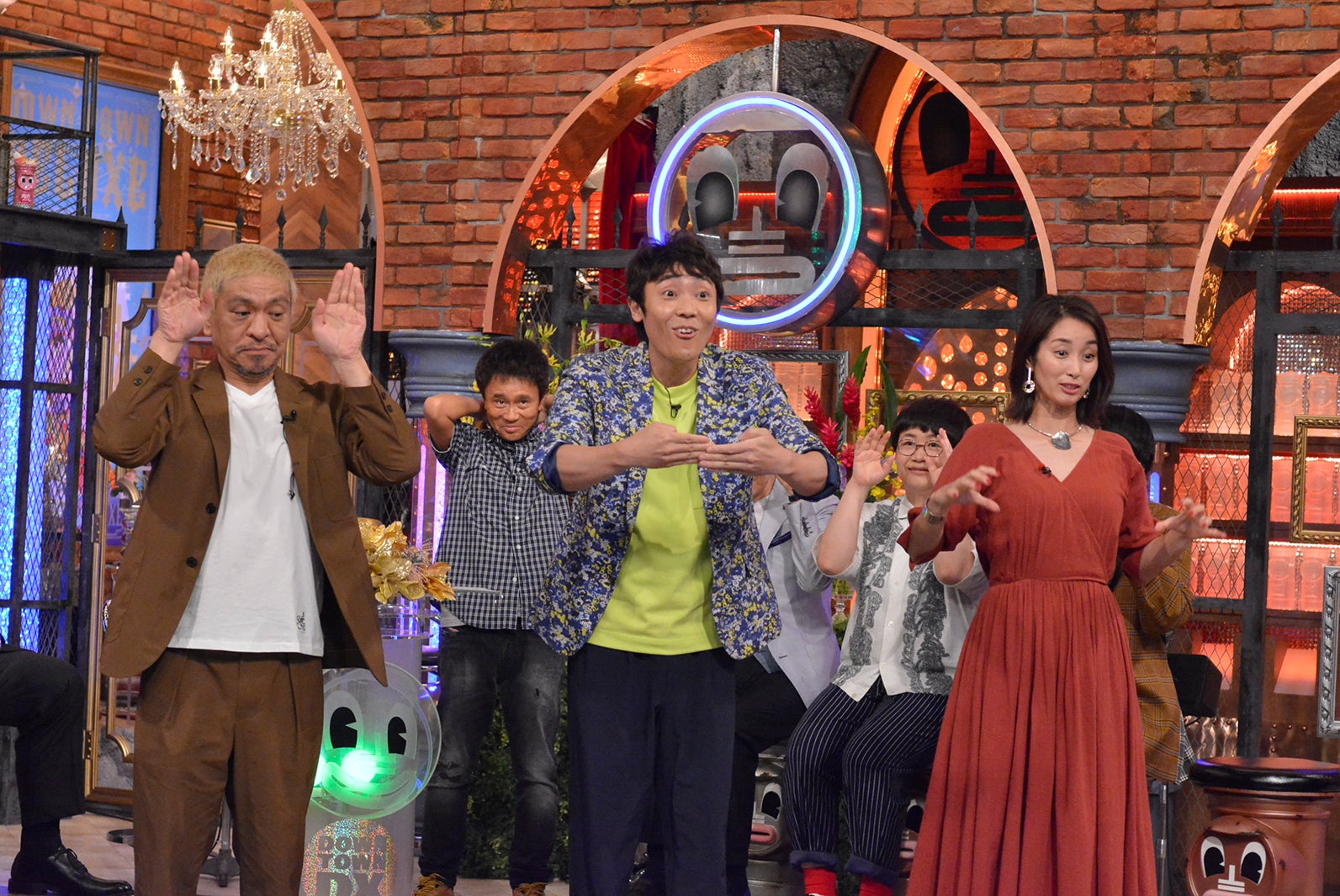 （左から）松本人志、小林よしひさ、坂下千里子（C）読売テレビ