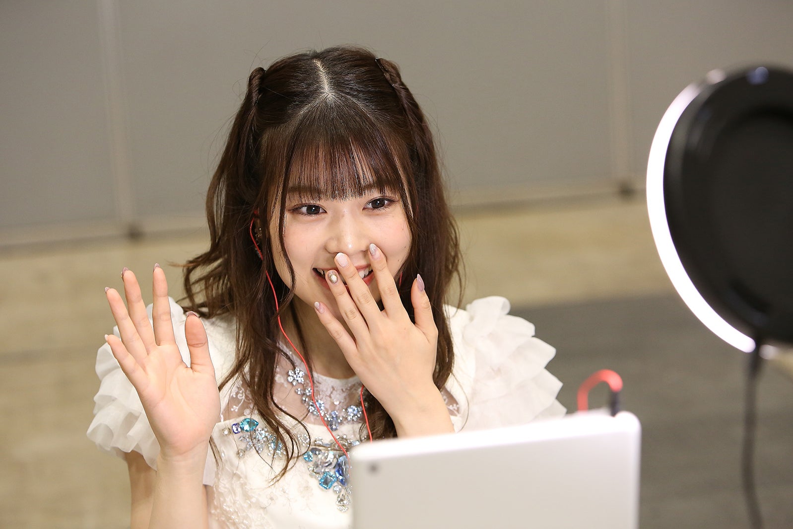 AKB48／お話し会の様子（C）AKB48