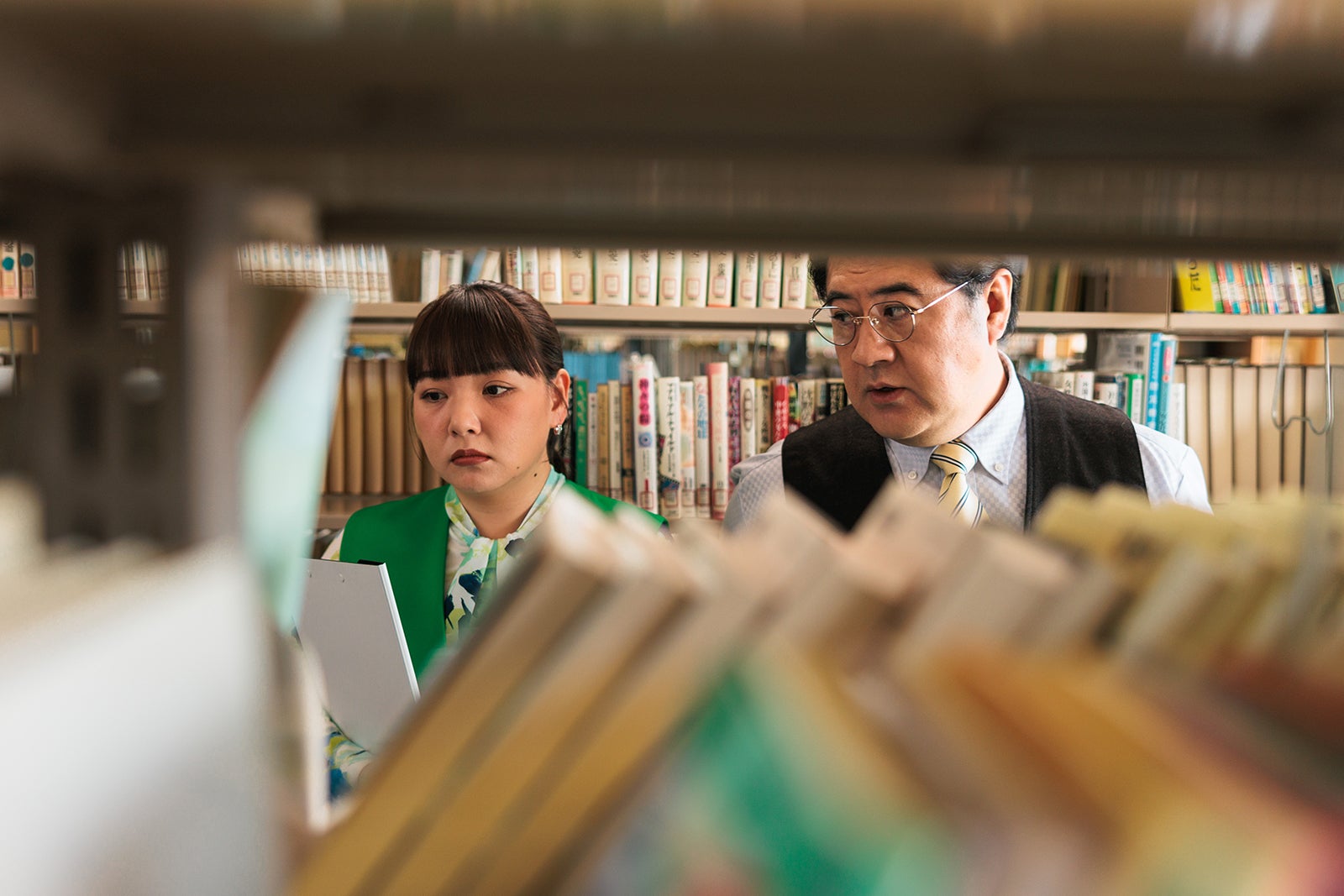 野呂佳代、小手伸也「なんで私が神説教」第3話（C）日本テレビ