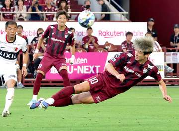 神戸 ホーム戦で鹿島に先勝 大迫が自身初ハットトリック達成「うれしいです」 優勝へ「やるだけ。応援してください」