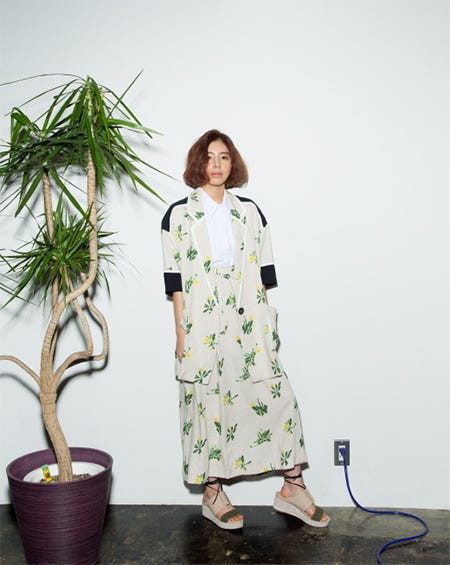 たんぽぽ柄のセットアップ(C)TOPLOG