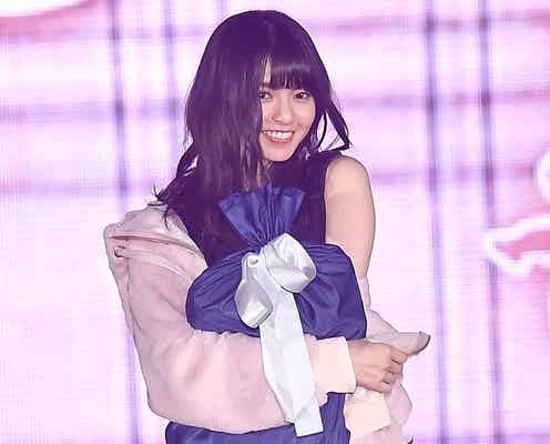乃木坂46齋藤飛鳥、素肌チラリ!ハプニングに照れる“あしゅ”が可愛すぎ<GirlsAward 2017 A/W>