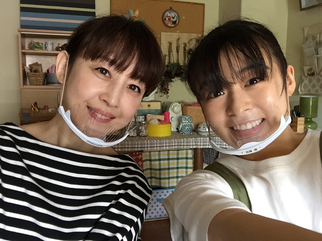 相田翔子、森七菜／オフショット（C）2021『ライアー×ライアー』製作委員会（C）金田一蓮十郎／講談社