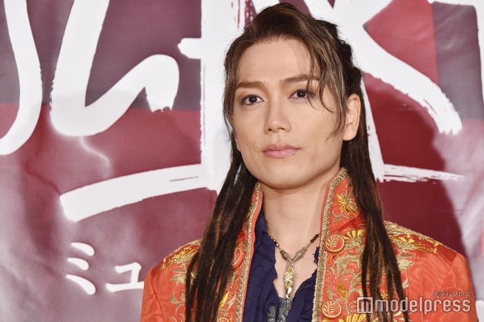 山崎育三郎 (C)モデルプレス