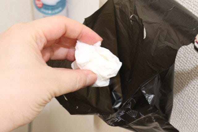 セリア　トイレにペタッとサニタリー袋