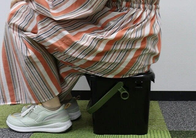 ダイソー　座れるボックス