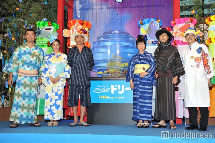 (左から)木村英智氏、中村アン、木梨憲武、室井滋、上川隆也、さかなクン(C)モデルプレス