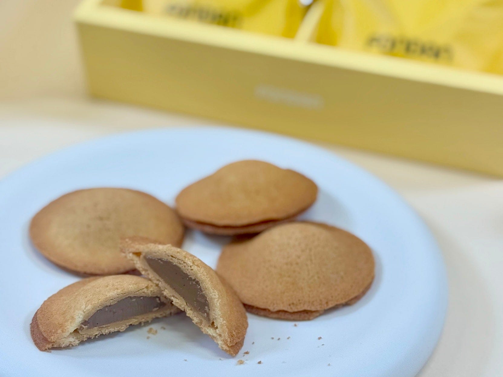 生地のカリカリと、キャラメルのとろっとした食感の対比が面白い！　※筆者撮影