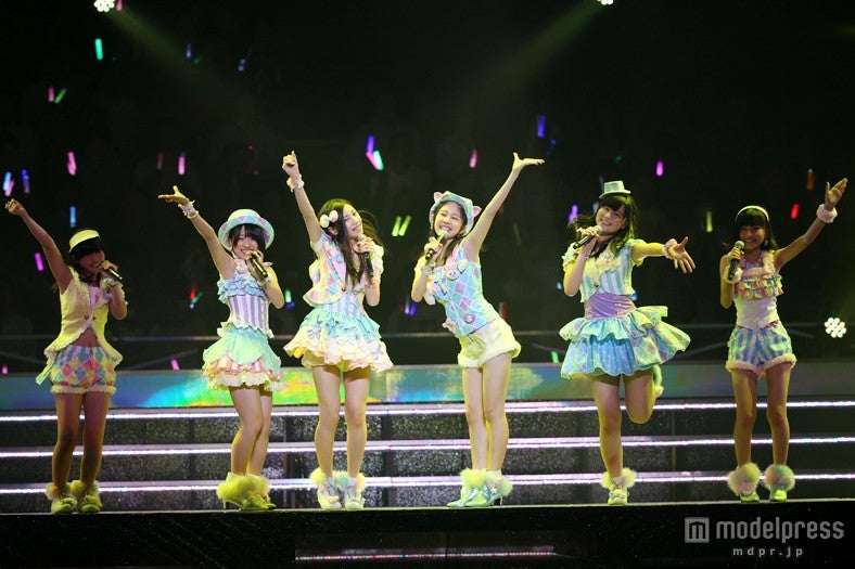 AKB48グループ研修生103名が圧巻のパフォーマンス／（C）AKS